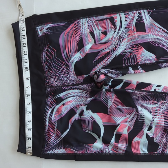 Nike Dri-Fit Workout Capri Pants LARGE Black Multi - Picture 13 of 16